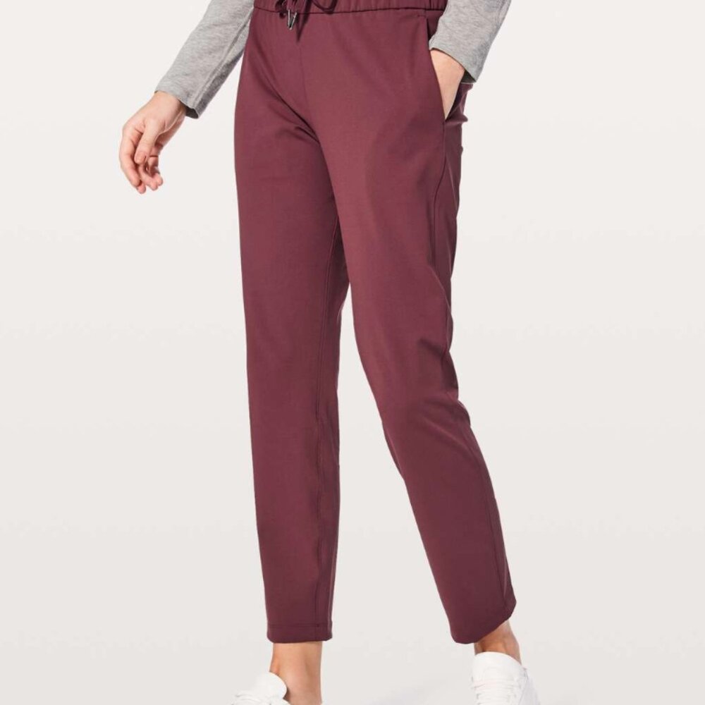 Lululemon On The Fly Pant (28") Redwood Maroon Size 4 EUC